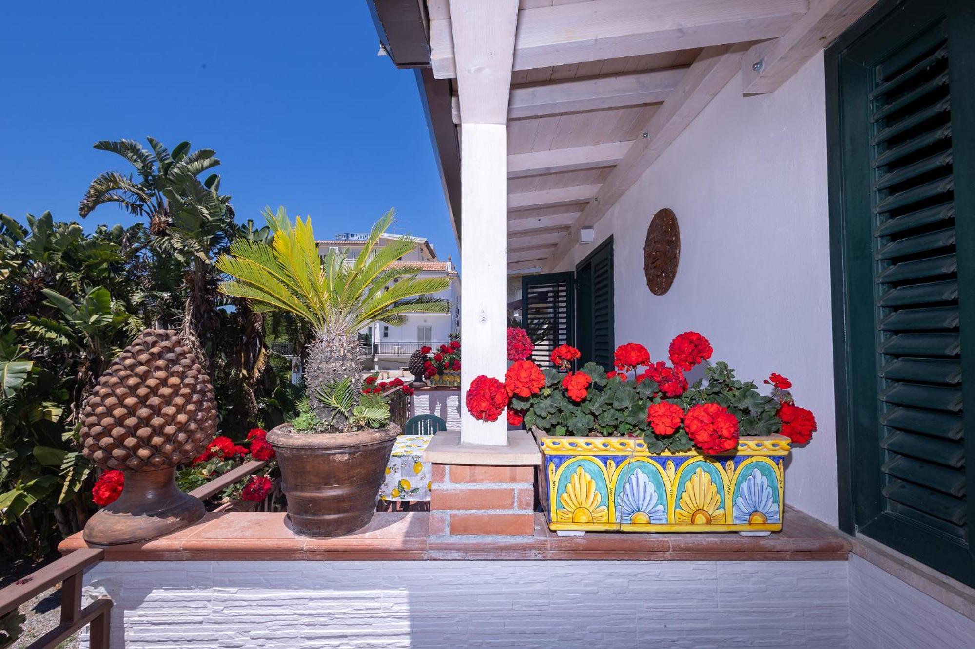 Villa Iris Giardini Naxos Exterior foto